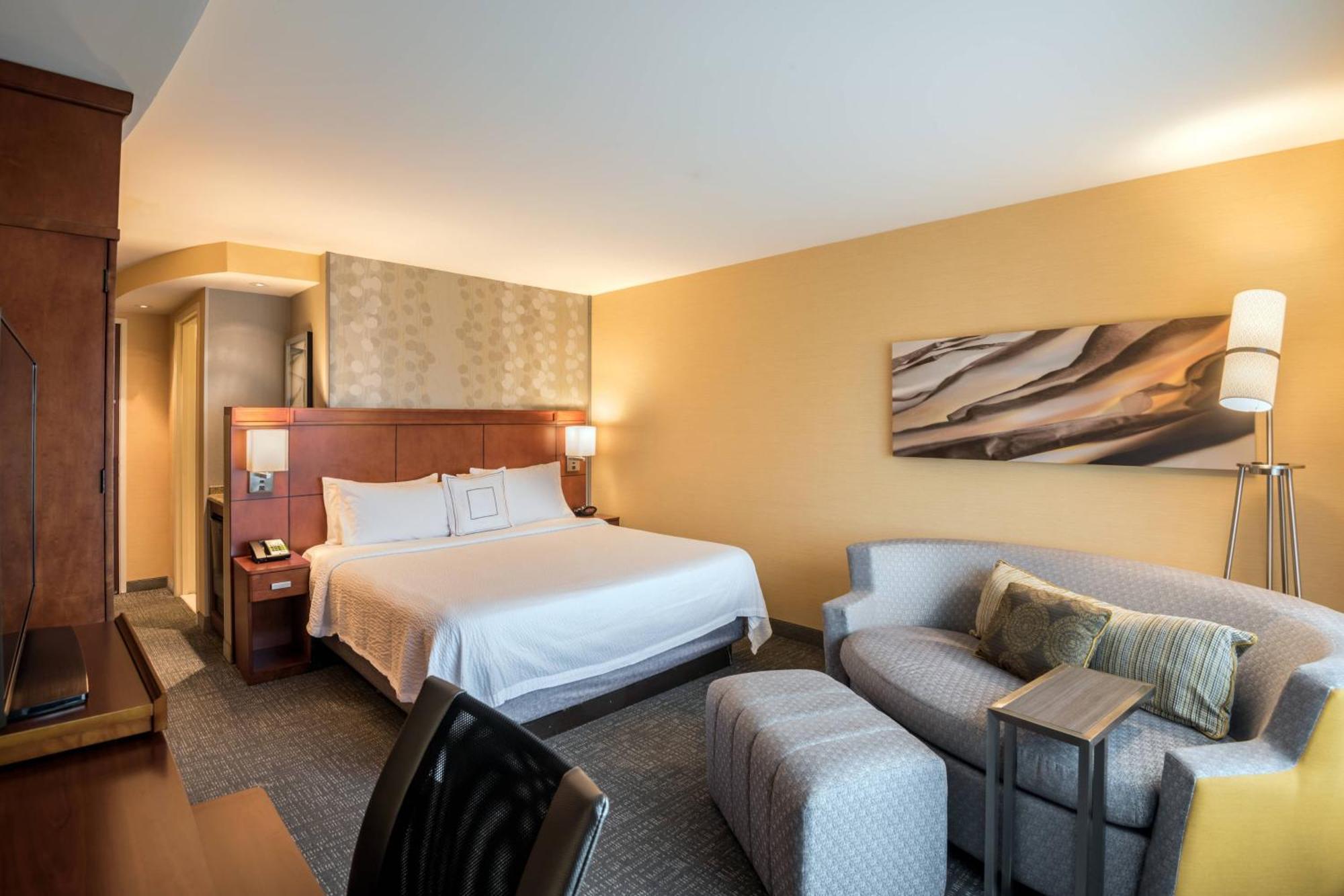 Отель Courtyard By Marriott Уолдорф Экстерьер фото