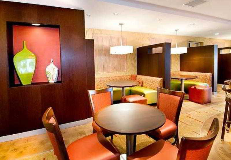 Отель Courtyard By Marriott Уолдорф Экстерьер фото