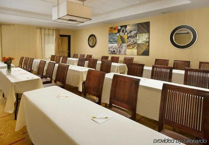 Отель Courtyard By Marriott Уолдорф Экстерьер фото